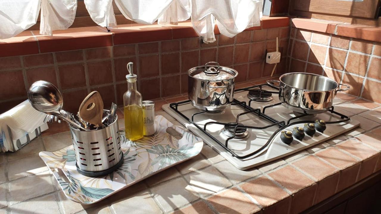 Casetta Delle Mimose イーゾラ・デッレ・フェンミネ エクステリア 写真